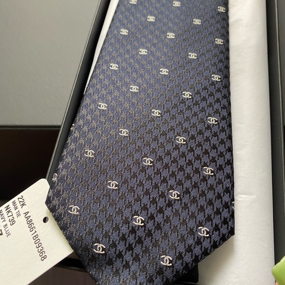 Brand new Chanel 22K tie RARE - Picture 6 of 6